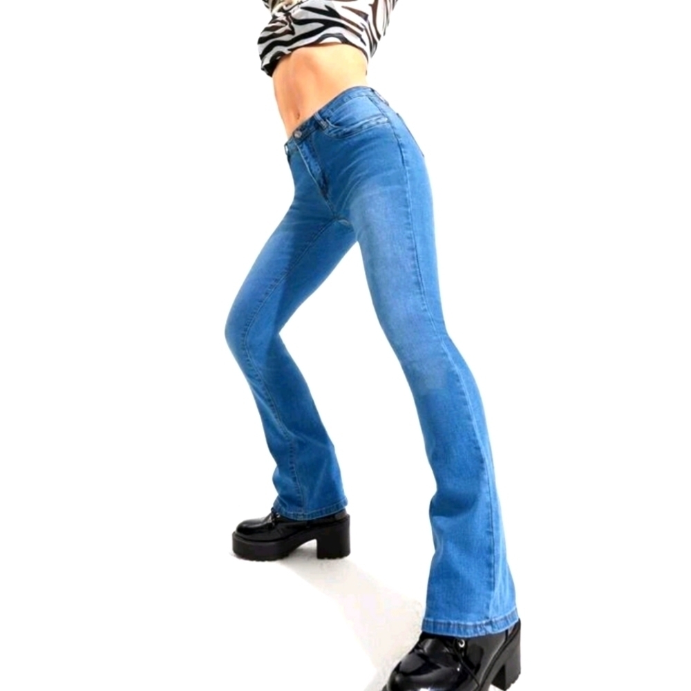 Mid rise straight leg jeans